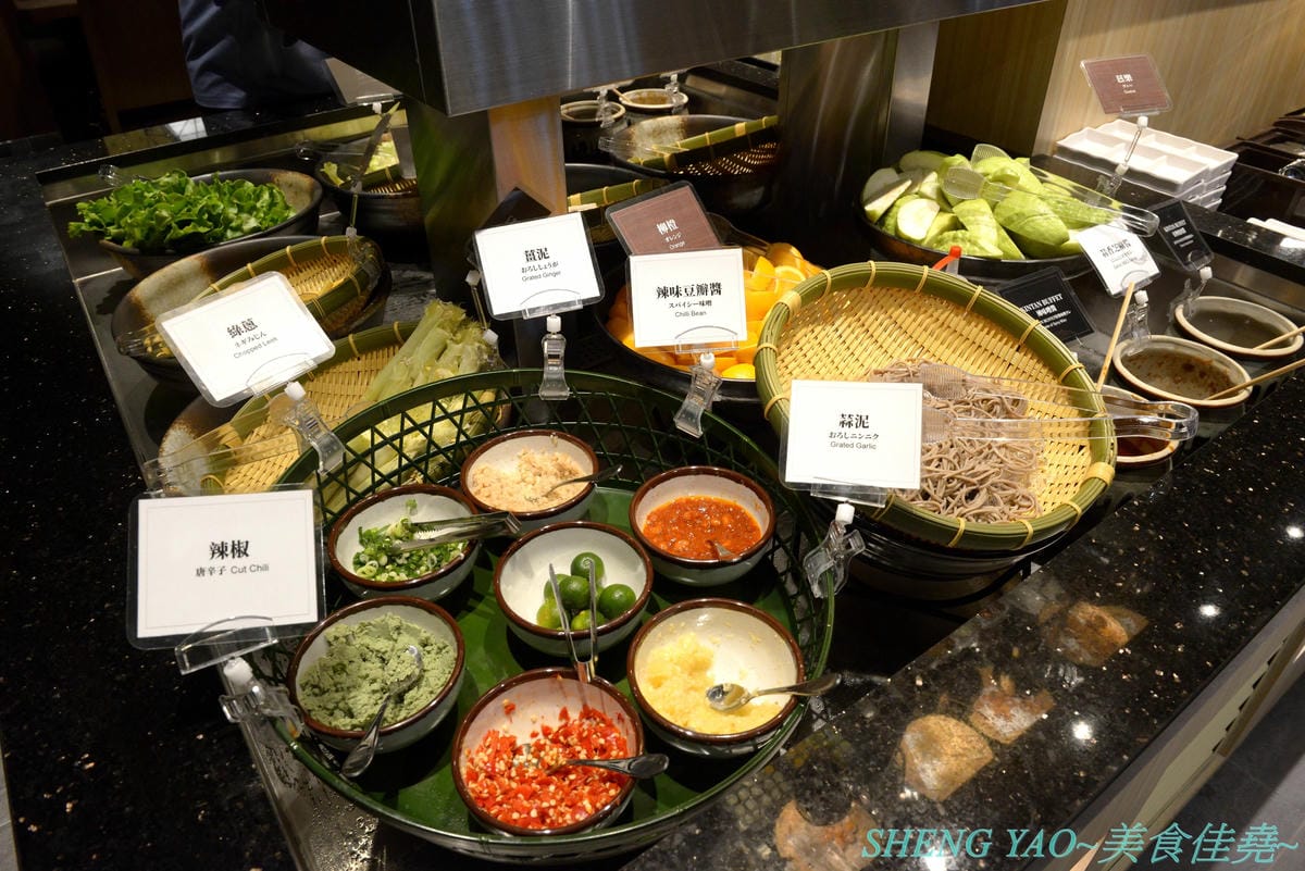 [台中梧棲]KINTAN BUFFET 金舌燒肉 – 東京人氣頂級燒肉店台灣首家店,主打和牛吃到飽,四種價位可選,除了吃到飽之外中午也有提供商業午餐,自助吧超精緻豐富,炒烏龍麵、咖哩雞,連牛丼都有。現場