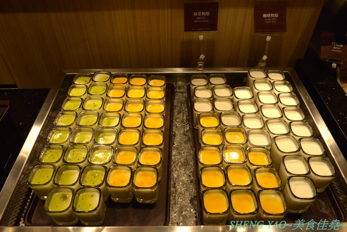 [台中梧棲]KINTAN BUFFET 金舌燒肉 – 東京人氣頂級燒肉店台灣首家店,主打和牛吃到飽,四種價位可選,除了吃到飽之外中午也有提供商業午餐,自助吧超精緻豐富,炒烏龍麵、咖哩雞,連牛丼都有。現場