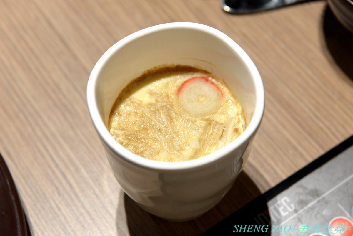 [台中梧棲]KINTAN BUFFET 金舌燒肉 – 東京人氣頂級燒肉店台灣首家店,主打和牛吃到飽,四種價位可選,除了吃到飽之外中午也有提供商業午餐,自助吧超精緻豐富,炒烏龍麵、咖哩雞,連牛丼都有。現場