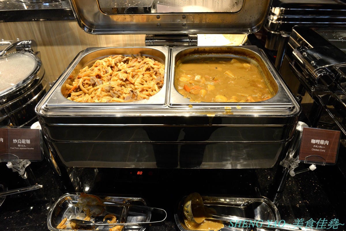 [台中梧棲]KINTAN BUFFET 金舌燒肉 – 東京人氣頂級燒肉店台灣首家店,主打和牛吃到飽,四種價位可選,除了吃到飽之外中午也有提供商業午餐,自助吧超精緻豐富,炒烏龍麵、咖哩雞,連牛丼都有。現場
