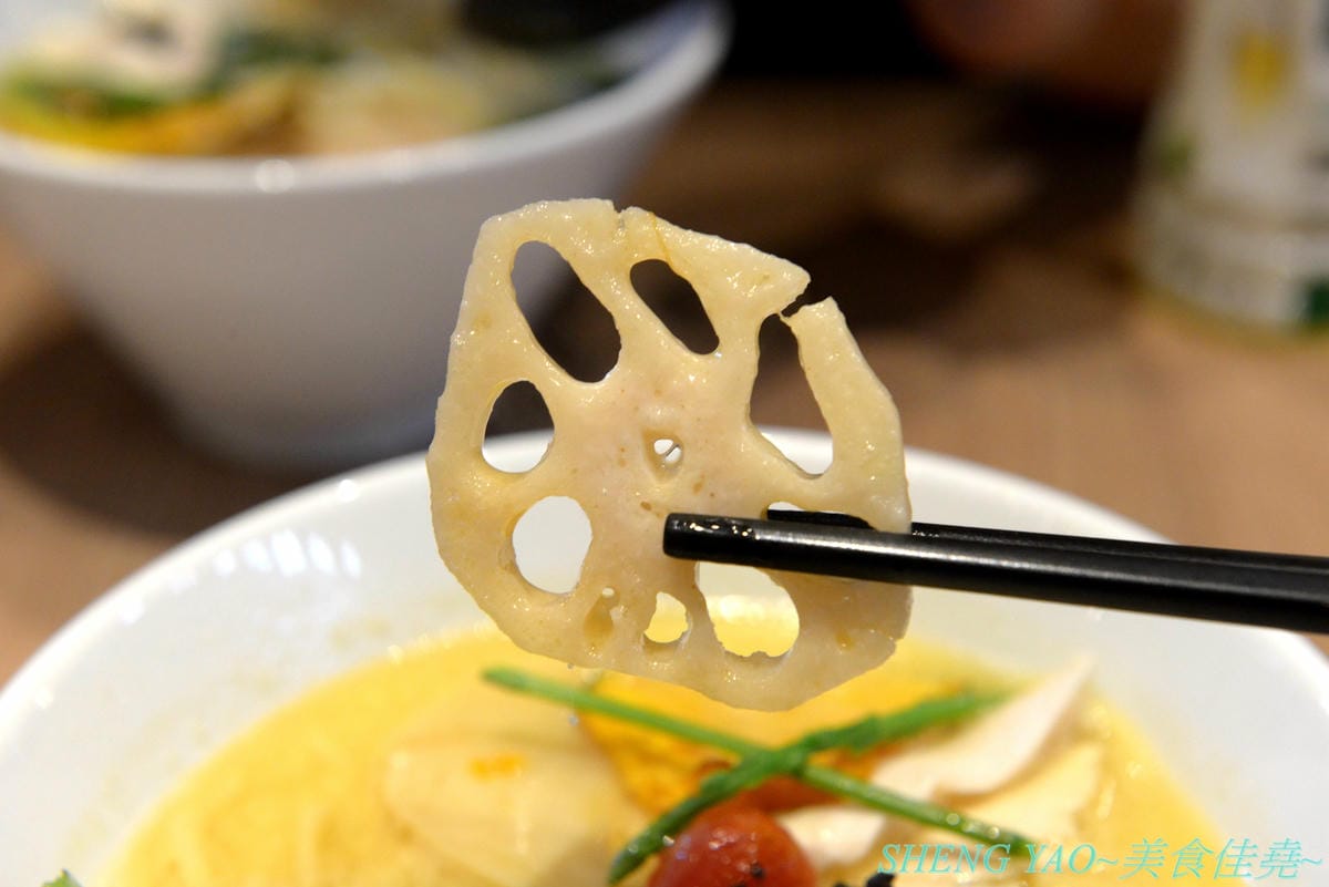[台中梧棲]銀座篝 台中港店 – 東京銀座區no.1傳奇拉麵,連續兩年獲得米其林一星評鑑,現在不用飛東京也吃得到了 !! 好不好吃見仁見智,但是個人認為算是厲害拉麵店而並非傳奇拉麵店,且台中也有