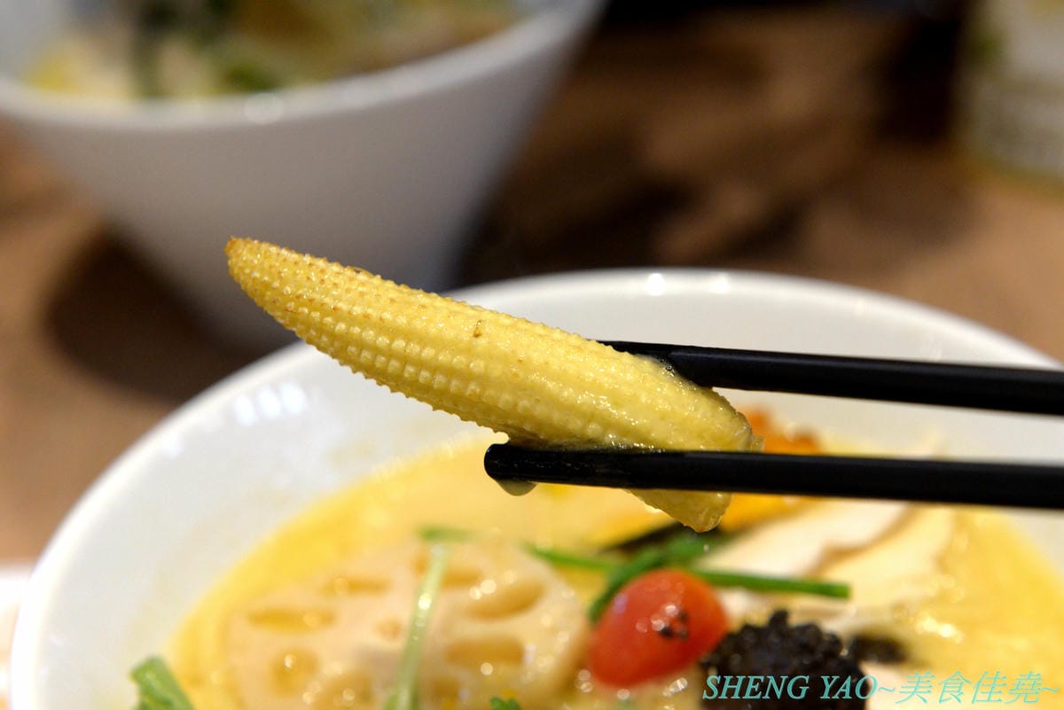 [台中梧棲]銀座篝 台中港店 – 東京銀座區no.1傳奇拉麵,連續兩年獲得米其林一星評鑑,現在不用飛東京也吃得到了 !! 好不好吃見仁見智,但是個人認為算是厲害拉麵店而並非傳奇拉麵店,且台中也有