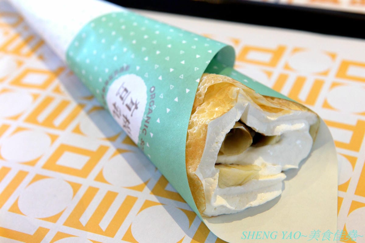 [台中梧棲]Lil’ Donuts & Crepe – 來自日本北海道的療癒系甜甜圈專賣店,台灣一號店,甜甜圈是用小麥粉為基礎原料並加入大量有機豆乳,店內就有小型工廠現場製作,小小一顆圓圓胖胖超級可愛,可搭
