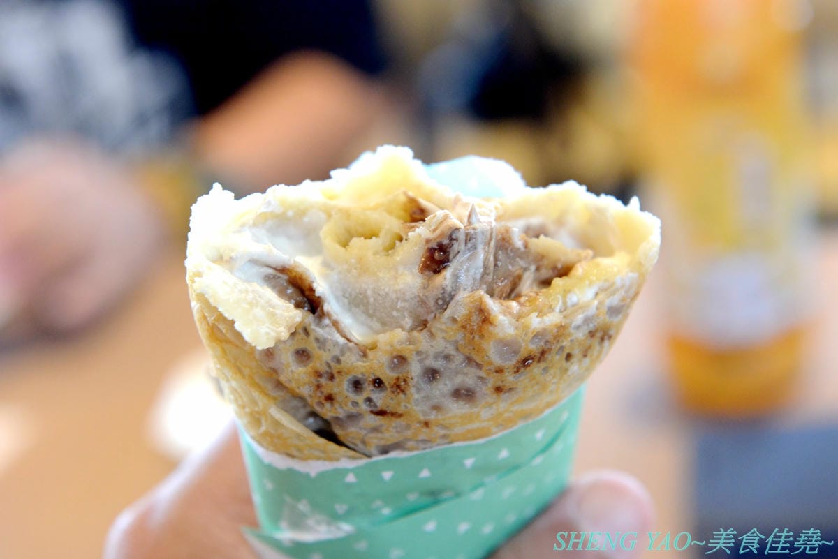 [台中梧棲]Lil’ Donuts & Crepe – 來自日本北海道的療癒系甜甜圈專賣店,台灣一號店,甜甜圈是用小麥粉為基礎原料並加入大量有機豆乳,店內就有小型工廠現場製作,小小一顆圓圓胖胖超級可愛,可搭