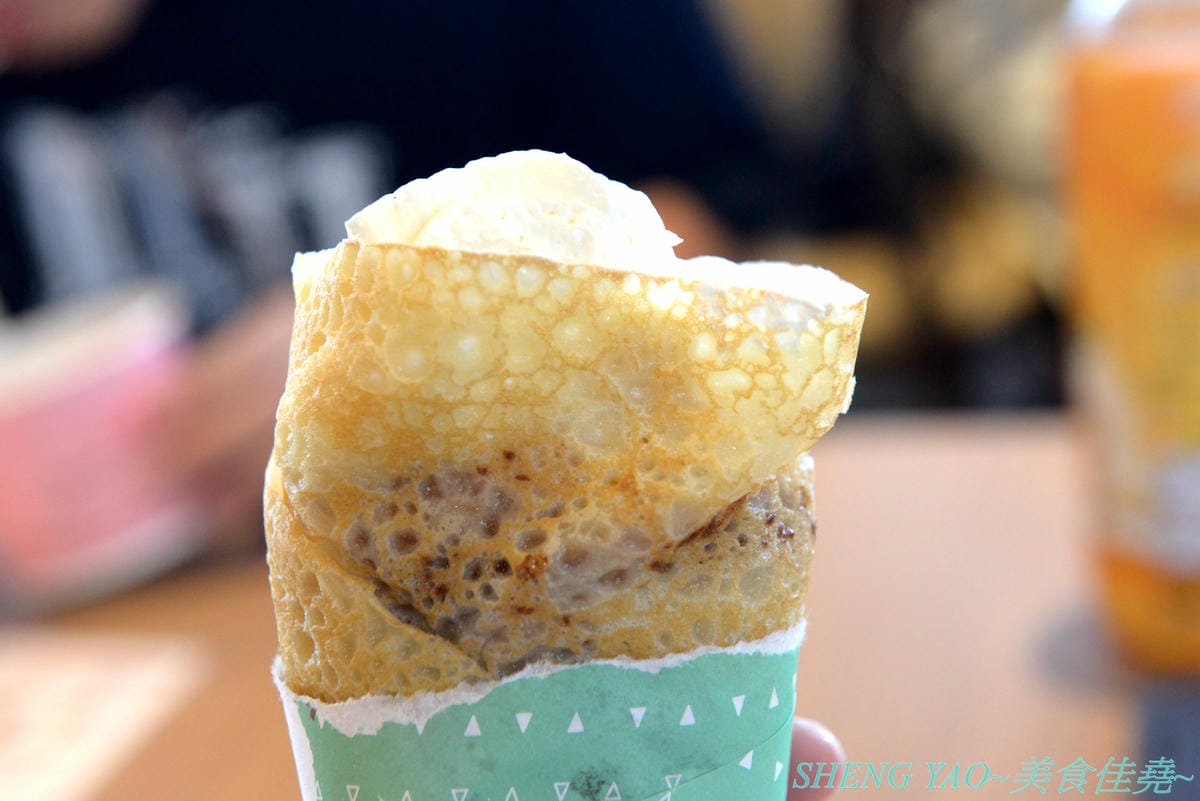 [台中梧棲]Lil’ Donuts & Crepe – 來自日本北海道的療癒系甜甜圈專賣店,台灣一號店,甜甜圈是用小麥粉為基礎原料並加入大量有機豆乳,店內就有小型工廠現場製作,小小一顆圓圓胖胖超級可愛,可搭