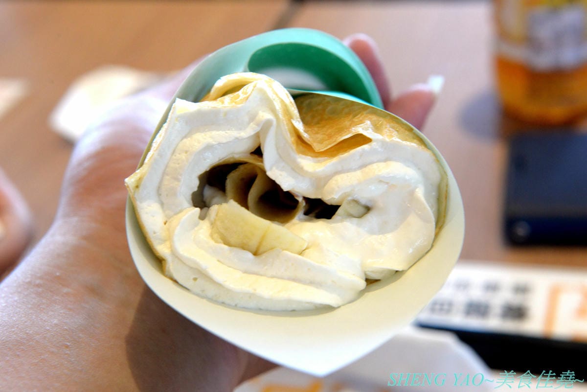 [台中梧棲]Lil’ Donuts & Crepe – 來自日本北海道的療癒系甜甜圈專賣店,台灣一號店,甜甜圈是用小麥粉為基礎原料並加入大量有機豆乳,店內就有小型工廠現場製作,小小一顆圓圓胖胖超級可愛,可搭
