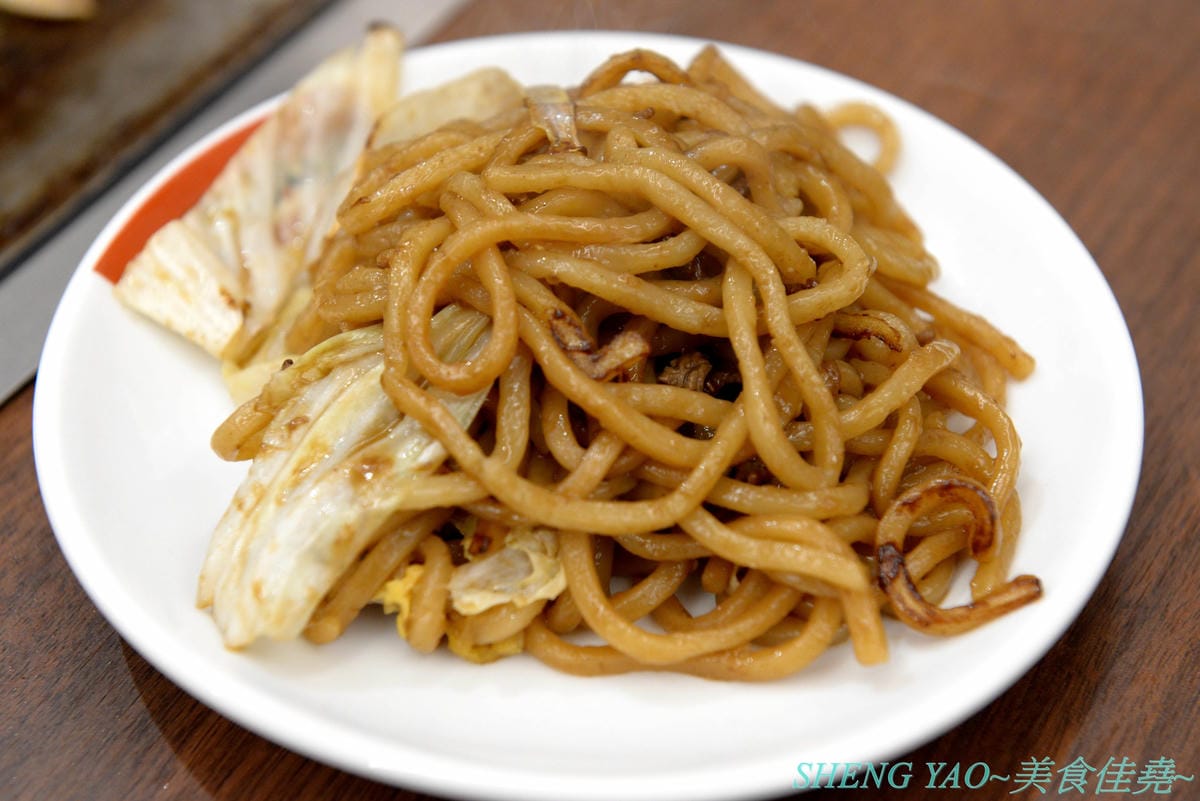 [台中梧棲]鶴橋風月 台中港店 – 日本關西超過60年歷史的知名大阪燒老店,台灣二號店,口味不錯,價格不貴又吃得飽,全程都有專人桌邊服務輕鬆吃,台中三井OUTLET推薦店家。