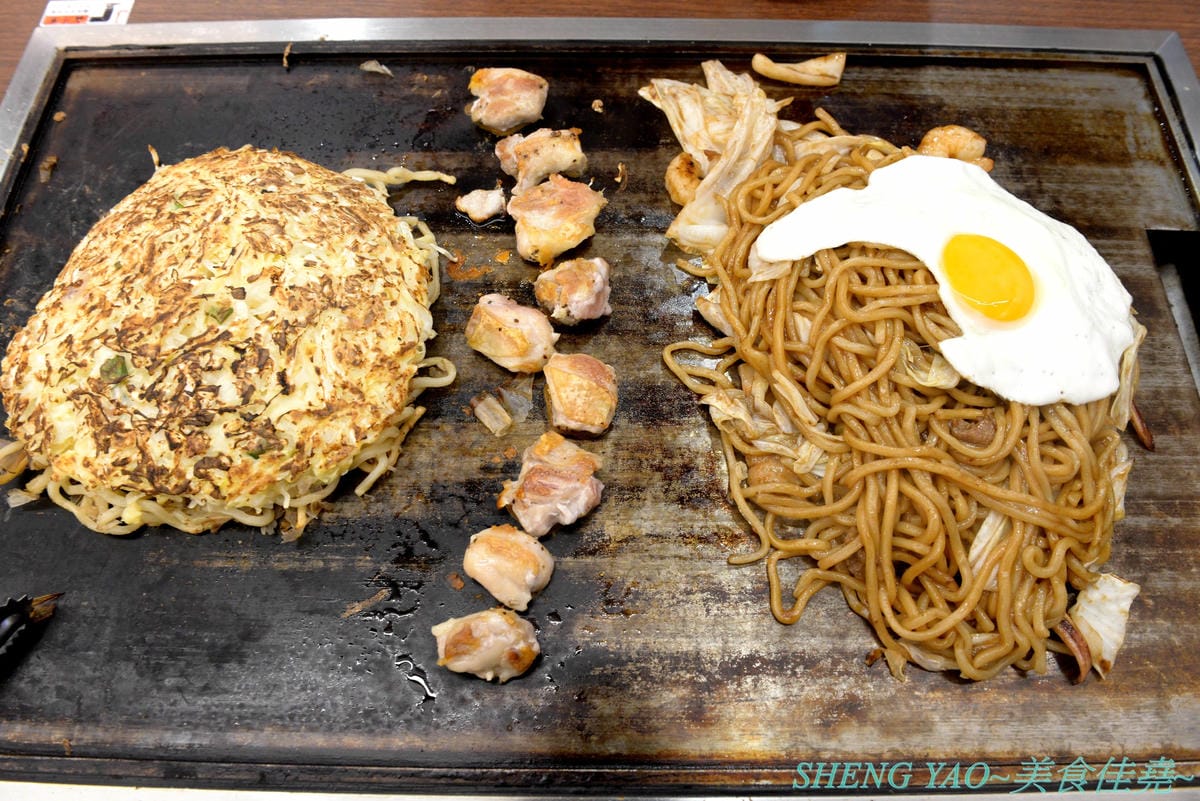 [台中梧棲]鶴橋風月 台中港店 – 日本關西超過60年歷史的知名大阪燒老店,台灣二號店,口味不錯,價格不貴又吃得飽,全程都有專人桌邊服務輕鬆吃,台中三井OUTLET推薦店家。