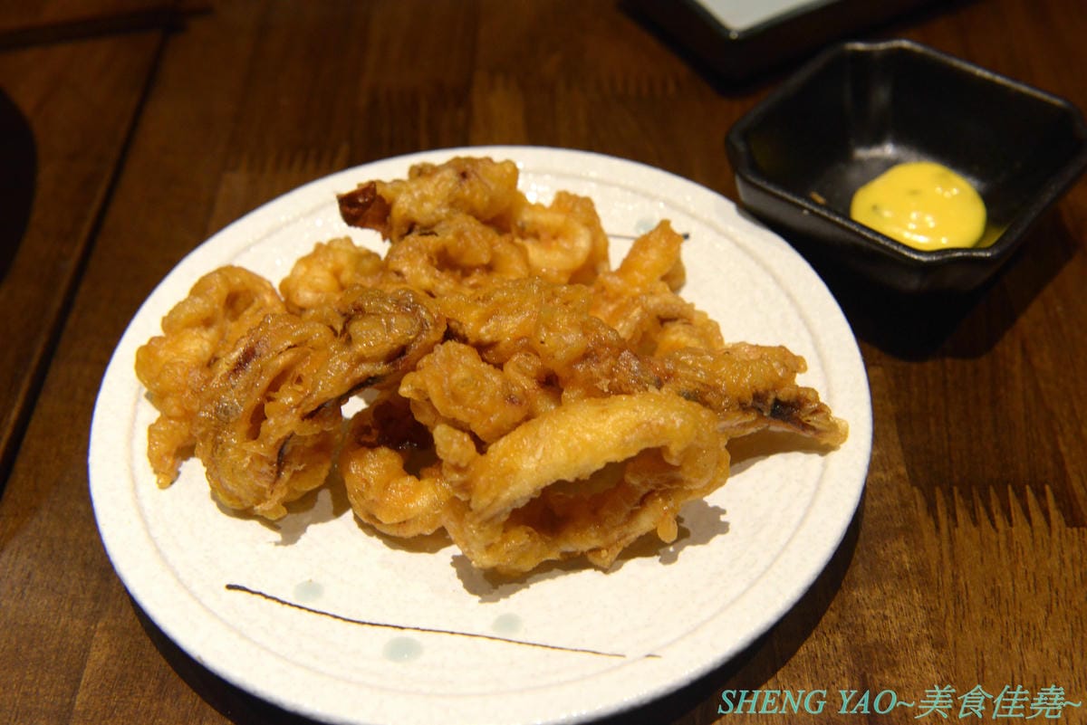 [台中梧棲]晴木千層豬排 台中港店 – 日本東京最具人氣的豬排專賣店來台中展店啦,豬排選用號稱”幻之豚”的三元豚,再以特製技術將25片超薄豬肉片層層堆疊成一塊,被譽為”千層豬排始祖”,除了炸