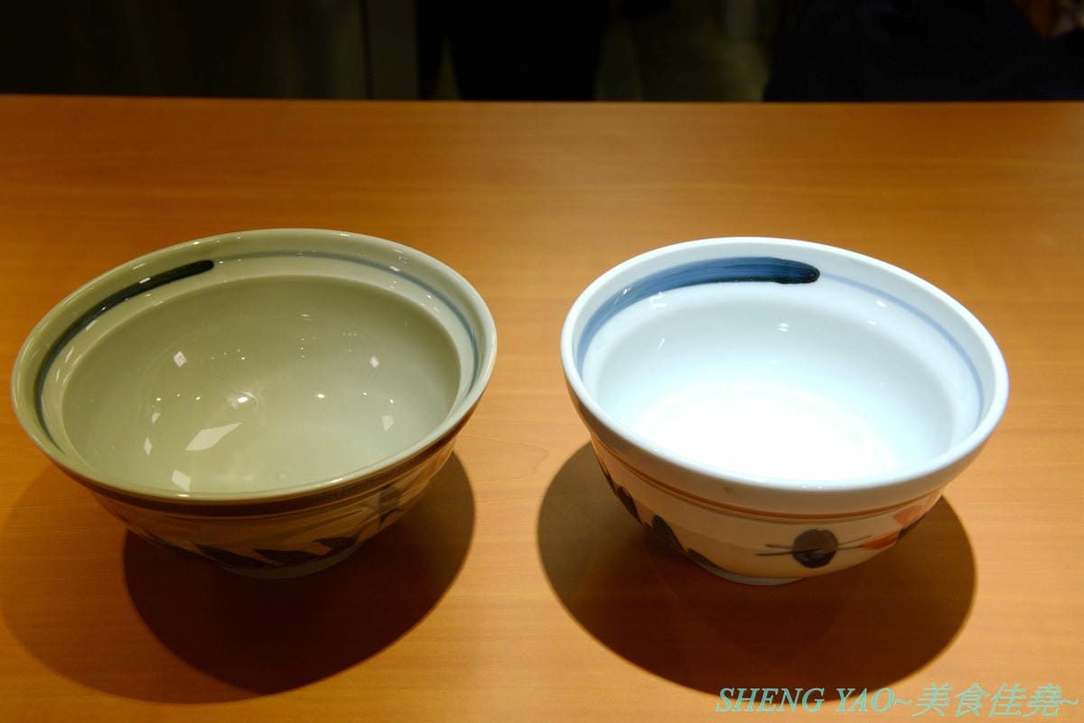 [台中梧棲]十勝豚丼 台中港店 – 北海道人氣豬肉蓋飯專賣店,台灣首家店,炭烤炙燒過的肉片散發出陣陣炭火香和焦香,搭配上甜甜的燒肉醬,好吃無比,320元就有超多肉肉和滿滿白飯,肉肉控必吃店家