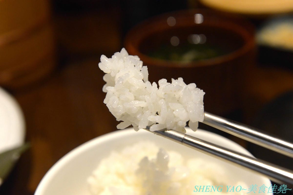 [台中梧棲]晴木千層豬排 台中港店 – 日本東京最具人氣的豬排專賣店來台中展店啦,豬排選用號稱”幻之豚”的三元豚,再以特製技術將25片超薄豬肉片層層堆疊成一塊,被譽為”千層豬排始祖”,除了炸