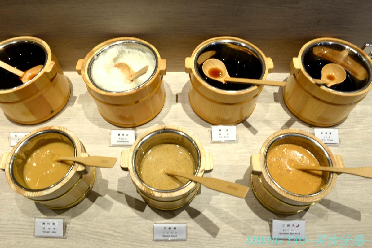 [台中梧棲]但馬屋 台中港店 – 台中三井OUTLET神級壽喜燒、涮涮鍋吃到飽,在日本有140年歷史的三大牛肉商之一,店內吃到飽的牛肉肉品都是來自他們在世界各地牧場自己養殖的牛隻,包括還有等級不