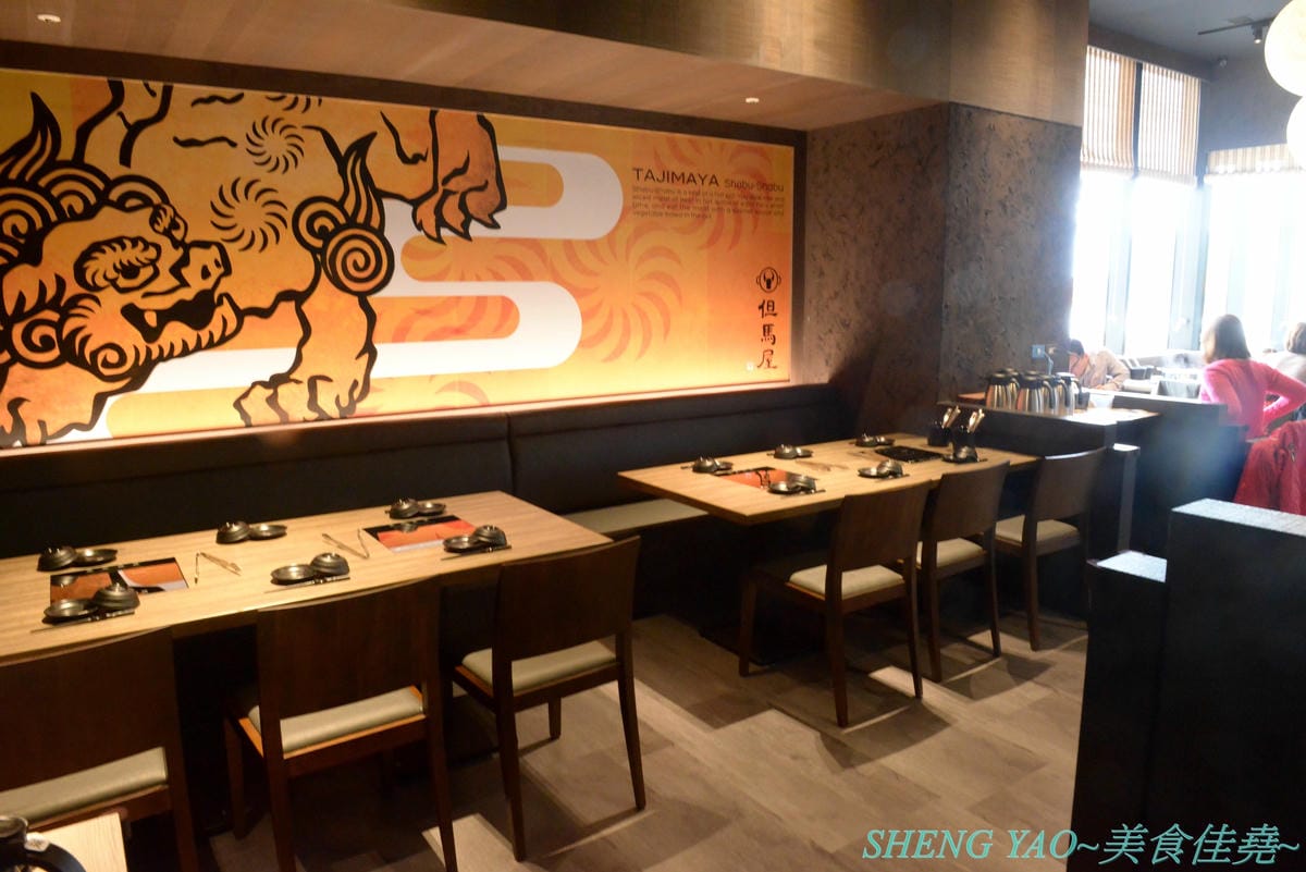 [台中梧棲]但馬屋 台中港店 – 台中三井OUTLET神級壽喜燒、涮涮鍋吃到飽,在日本有140年歷史的三大牛肉商之一,店內吃到飽的牛肉肉品都是來自他們在世界各地牧場自己養殖的牛隻,包括還有等級不