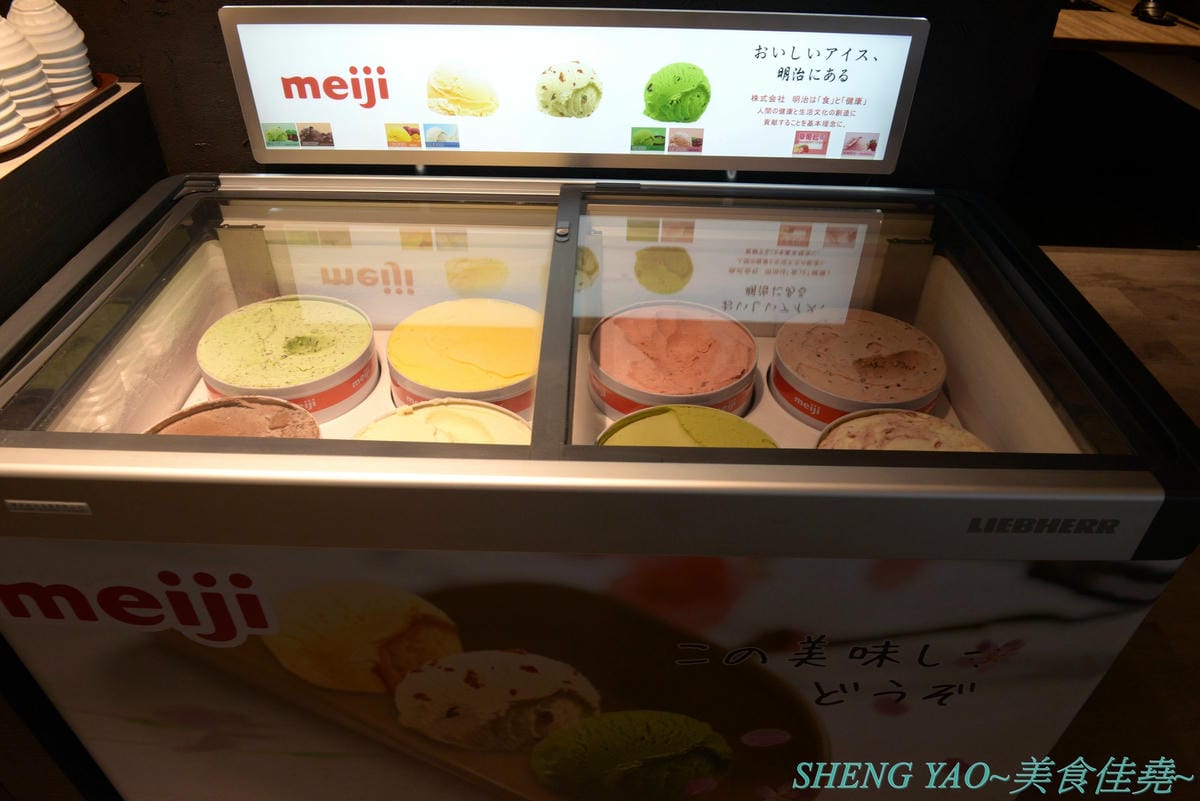 [台中梧棲]但馬屋 台中港店 – 台中三井OUTLET神級壽喜燒、涮涮鍋吃到飽,在日本有140年歷史的三大牛肉商之一,店內吃到飽的牛肉肉品都是來自他們在世界各地牧場自己養殖的牛隻,包括還有等級不