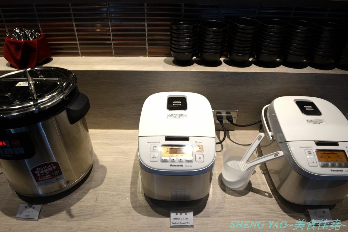 [台中梧棲]但馬屋 台中港店 – 台中三井OUTLET神級壽喜燒、涮涮鍋吃到飽,在日本有140年歷史的三大牛肉商之一,店內吃到飽的牛肉肉品都是來自他們在世界各地牧場自己養殖的牛隻,包括還有等級不