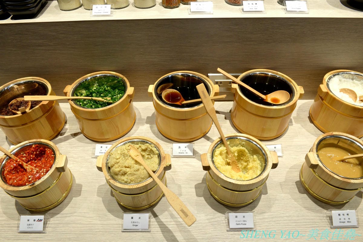 [台中梧棲]但馬屋 台中港店 – 台中三井OUTLET神級壽喜燒、涮涮鍋吃到飽,在日本有140年歷史的三大牛肉商之一,店內吃到飽的牛肉肉品都是來自他們在世界各地牧場自己養殖的牛隻,包括還有等級不