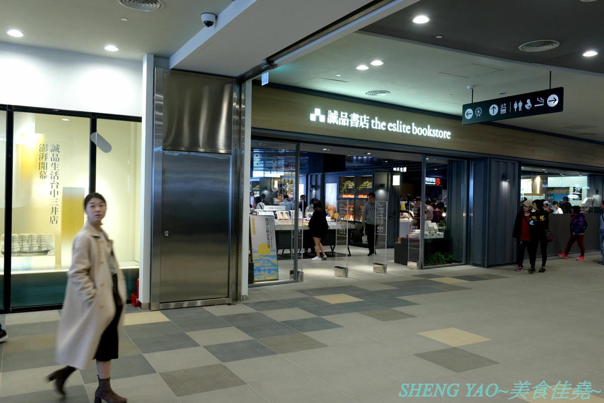 [台中梧棲]但馬屋 台中港店 – 台中三井OUTLET神級壽喜燒、涮涮鍋吃到飽,在日本有140年歷史的三大牛肉商之一,店內吃到飽的牛肉肉品都是來自他們在世界各地牧場自己養殖的牛隻,包括還有等級不