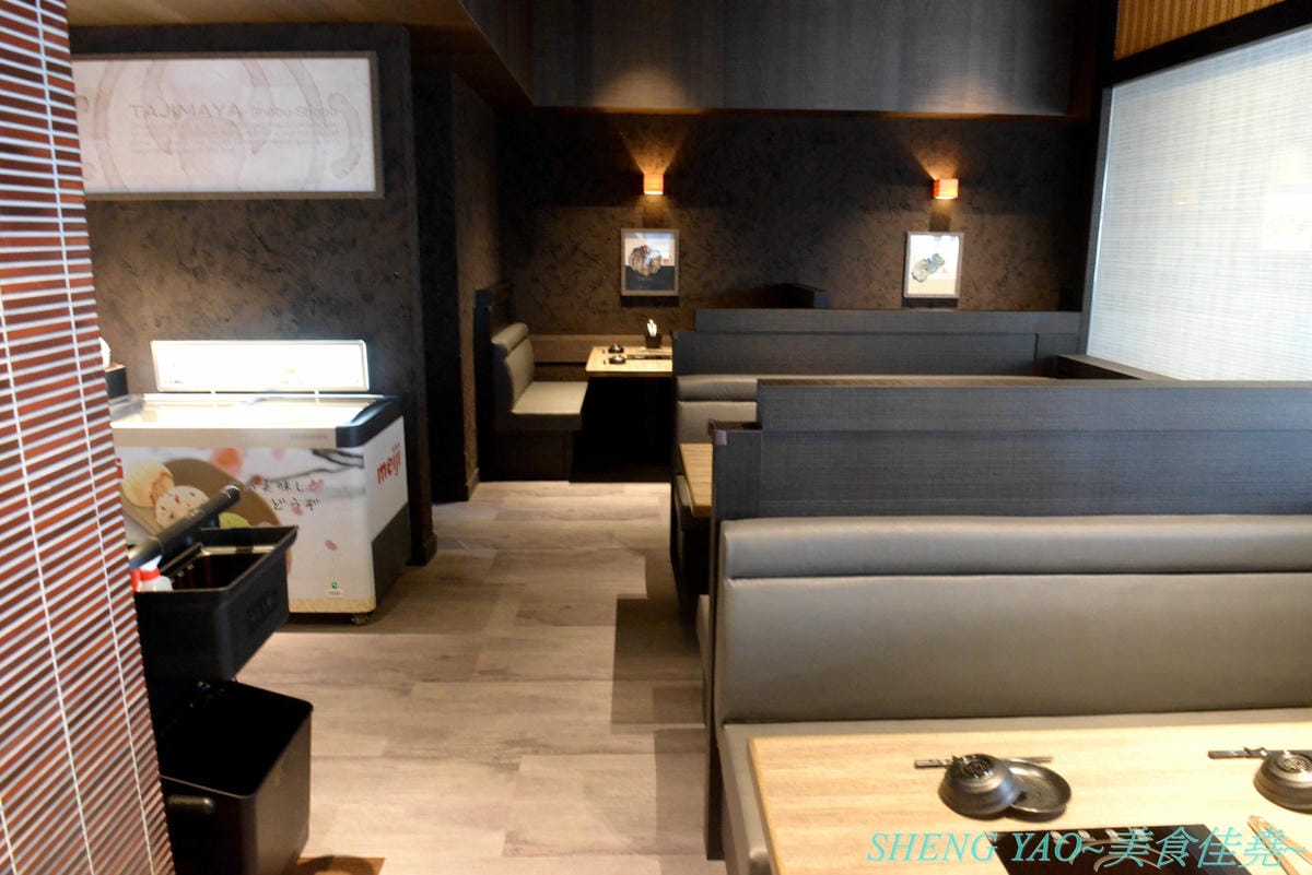[台中梧棲]但馬屋 台中港店 – 台中三井OUTLET神級壽喜燒、涮涮鍋吃到飽,在日本有140年歷史的三大牛肉商之一,店內吃到飽的牛肉肉品都是來自他們在世界各地牧場自己養殖的牛隻,包括還有等級不