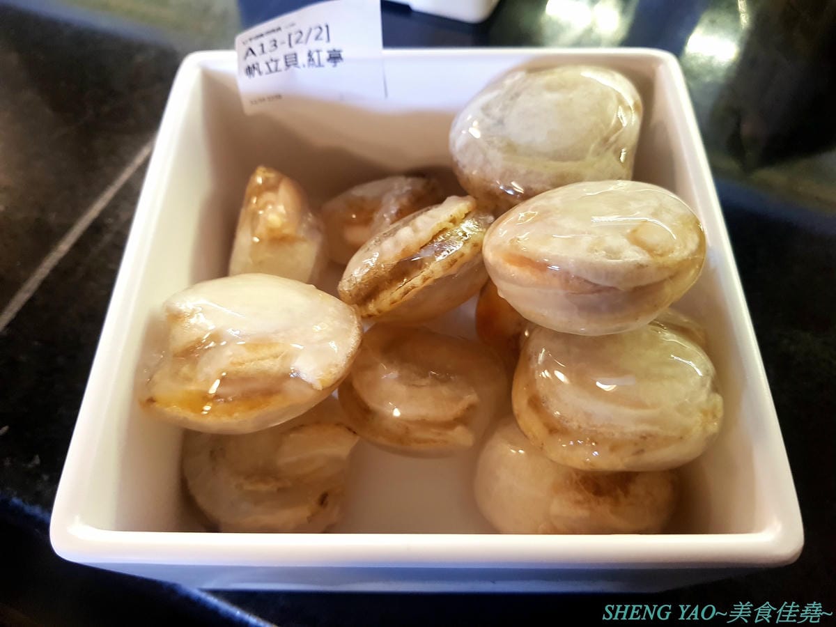 [台中梧棲]紅亭迴轉麻辣鍋 台中港店 – “老四川”新品牌,台灣第一家迴轉麻辣鍋吃到飽,120分鐘內超過三十種以上食材連同自助吧任你吃,只要500元左右而已,喜愛吃麻辣鍋的朋友可以來體驗看看不同
