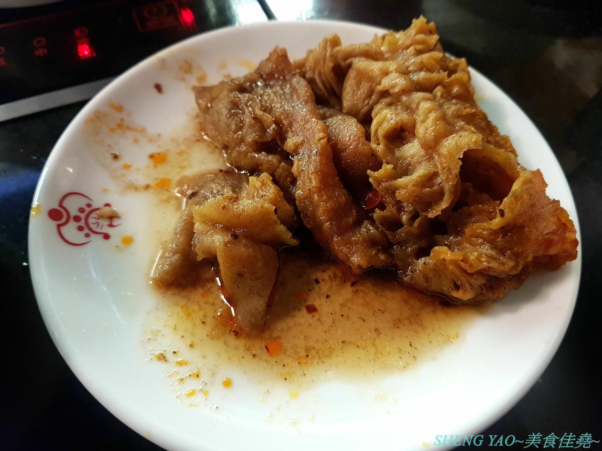 [台中梧棲]紅亭迴轉麻辣鍋 台中港店 – “老四川”新品牌,台灣第一家迴轉麻辣鍋吃到飽,120分鐘內超過三十種以上食材連同自助吧任你吃,只要500元左右而已,喜愛吃麻辣鍋的朋友可以來體驗看看不同