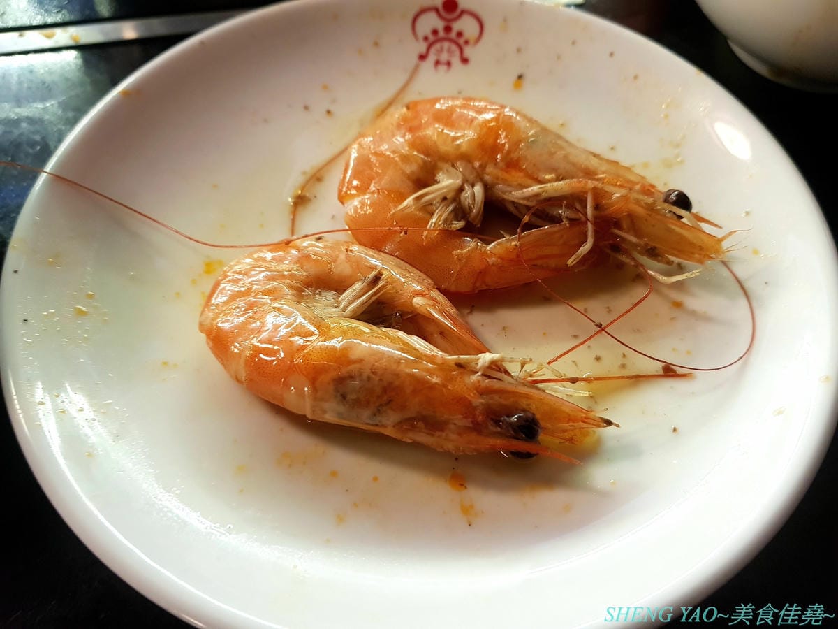 [台中梧棲]紅亭迴轉麻辣鍋 台中港店 – “老四川”新品牌,台灣第一家迴轉麻辣鍋吃到飽,120分鐘內超過三十種以上食材連同自助吧任你吃,只要500元左右而已,喜愛吃麻辣鍋的朋友可以來體驗看看不同