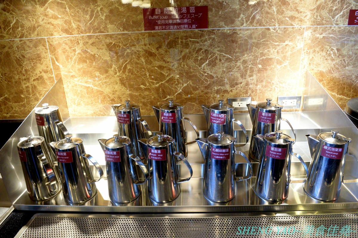 [台中梧棲]紅亭迴轉麻辣鍋 台中港店 – “老四川”新品牌,台灣第一家迴轉麻辣鍋吃到飽,120分鐘內超過三十種以上食材連同自助吧任你吃,只要500元左右而已,喜愛吃麻辣鍋的朋友可以來體驗看看不同