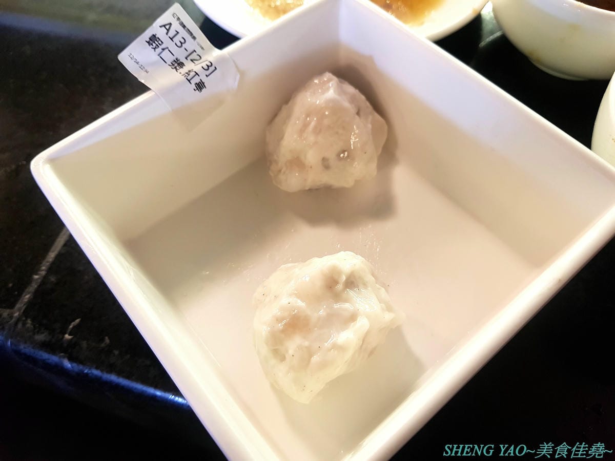 [台中梧棲]紅亭迴轉麻辣鍋 台中港店 – “老四川”新品牌,台灣第一家迴轉麻辣鍋吃到飽,120分鐘內超過三十種以上食材連同自助吧任你吃,只要500元左右而已,喜愛吃麻辣鍋的朋友可以來體驗看看不同