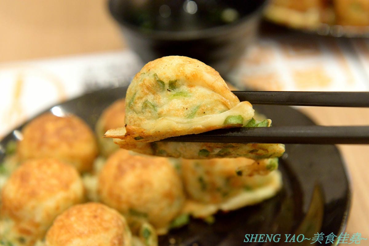 [台中梧棲]大阪心齋橋味穗章魚燒 台中港店- 大阪心齋橋有名的章魚燒店,台灣首家店,章魚燒口味和口感都很特殊,台灣不曾吃到的那種,好不好吃看個人,對章魚燒和蔥花很有愛的可以嚐嚐看。
