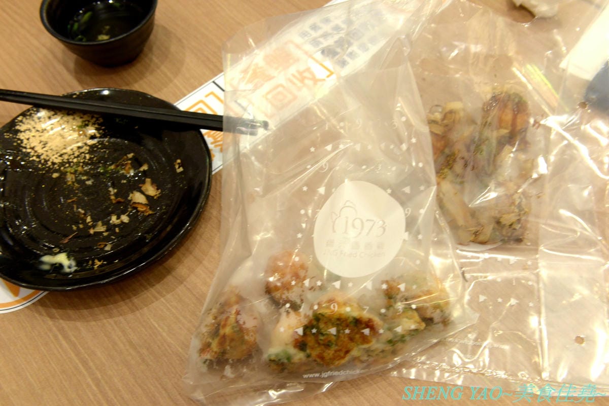 [台中梧棲]大阪心齋橋味穗章魚燒 台中港店- 大阪心齋橋有名的章魚燒店,台灣首家店,章魚燒口味和口感都很特殊,台灣不曾吃到的那種,好不好吃看個人,對章魚燒和蔥花很有愛的可以嚐嚐看。