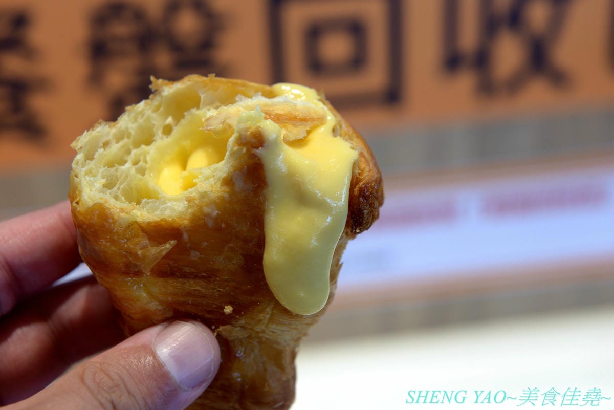 [台中梧棲]果然Good Eat 台中港店- 台中三井OUTLET內來自台灣的店家,賣鳳梨酥聞名,台中2014十大伴手禮店家,不只鳳梨酥,店家新推出的泡芙、可頌、半熟乳酪塔也都超級好吃 !! 一點都不輸給樓上的Be