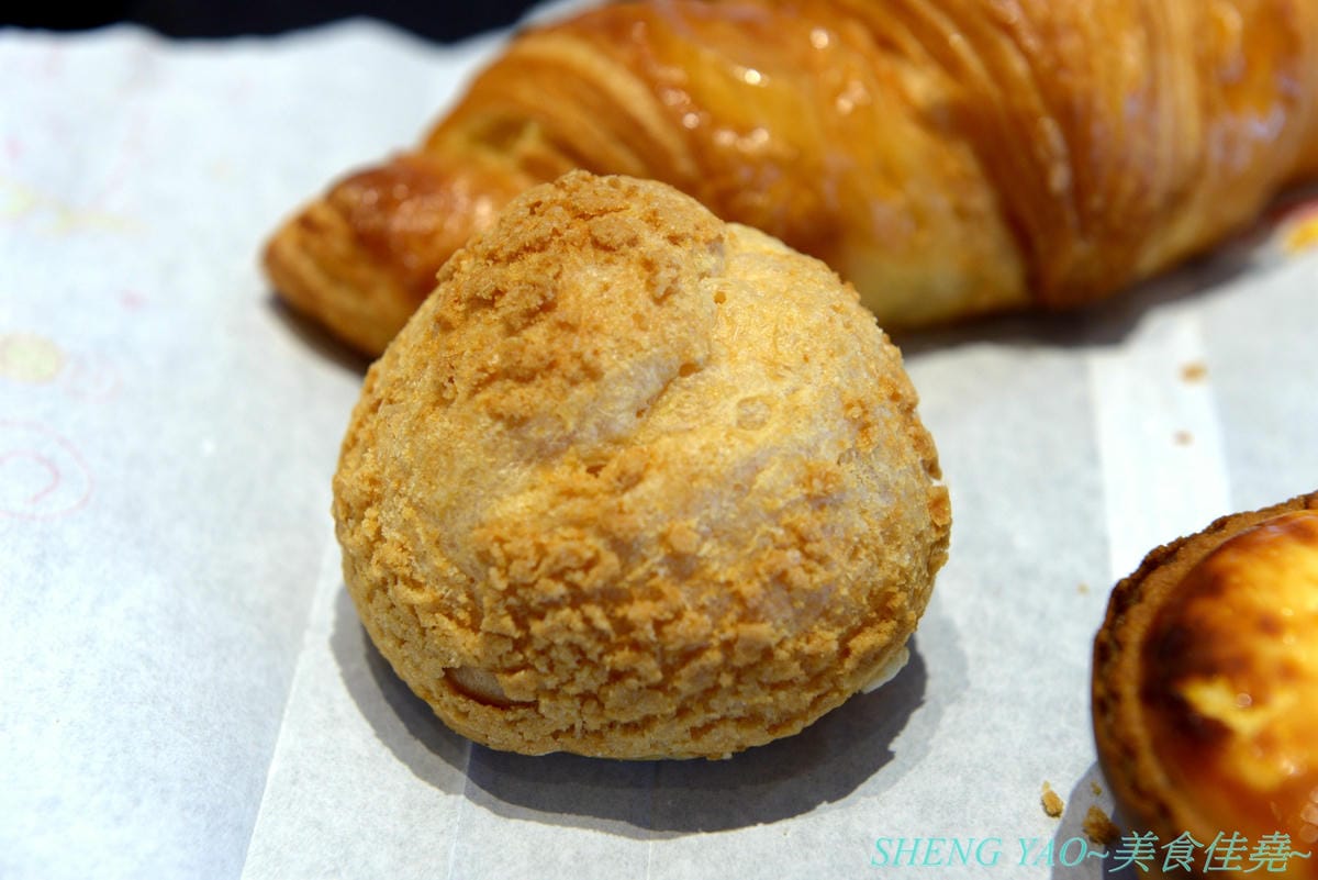[台中梧棲]果然Good Eat 台中港店- 台中三井OUTLET內來自台灣的店家,賣鳳梨酥聞名,台中2014十大伴手禮店家,不只鳳梨酥,店家新推出的泡芙、可頌、半熟乳酪塔也都超級好吃 !! 一點都不輸給樓上的Be