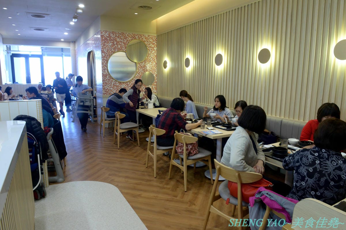 [台中梧棲]東京純豆腐 台中三井店 – 來自東京,號稱日本OL最愛的全球連鎖時尚豆腐鍋,改良版韓式豆腐鍋,3種湯頭,超過20種鍋物種類,豆腐據說是每日手工現做現蒸,白飯可無限續。
