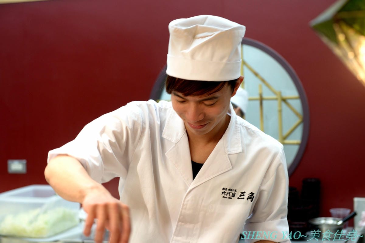 [台中梧棲]六代目三角 台中三井店 – 日本150年歷史的料亭,台灣首家店,主打炸物丼,口味看個人,年輕日籍師傅很帥。