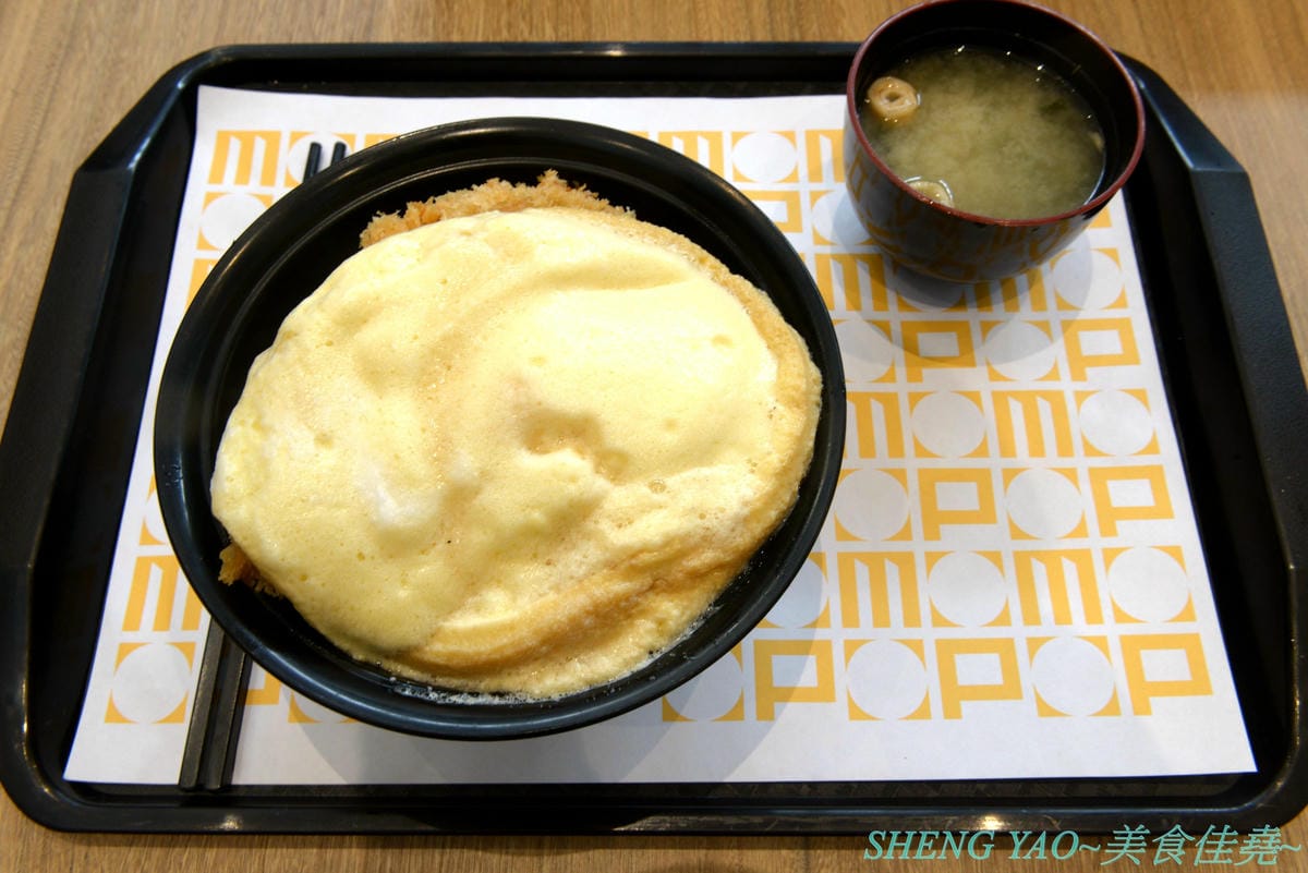 [台中梧棲]六代目三角 台中三井店 – 日本150年歷史的料亭,台灣首家店,主打炸物丼,口味看個人,年輕日籍師傅很帥。