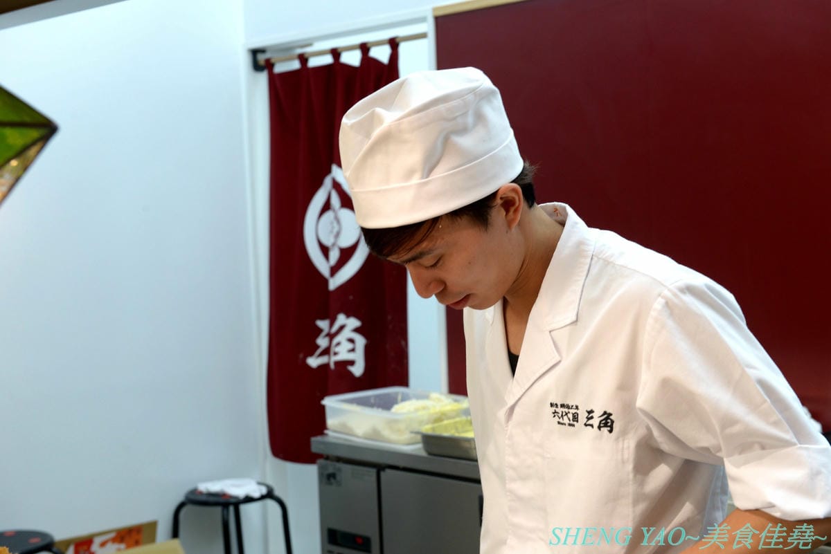 [台中梧棲]六代目三角 台中三井店 – 日本150年歷史的料亭,台灣首家店,主打炸物丼,口味看個人,年輕日籍師傅很帥。