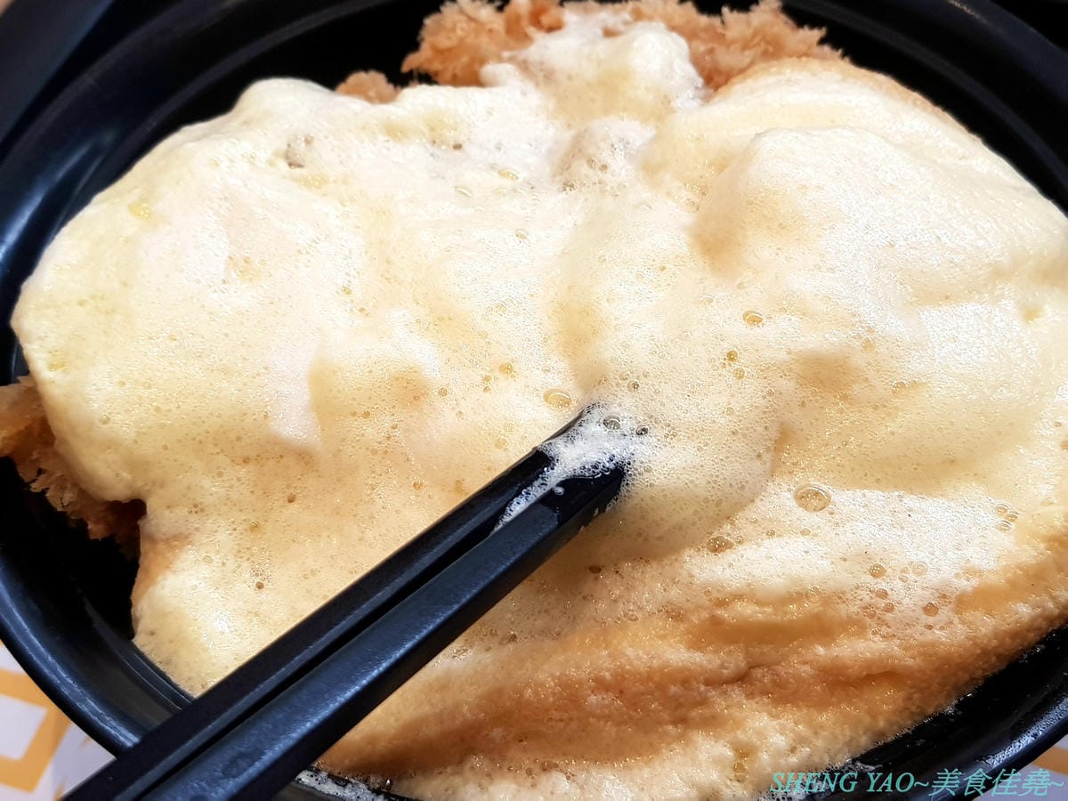 [台中梧棲]六代目三角 台中三井店 – 日本150年歷史的料亭,台灣首家店,主打炸物丼,口味看個人,年輕日籍師傅很帥。