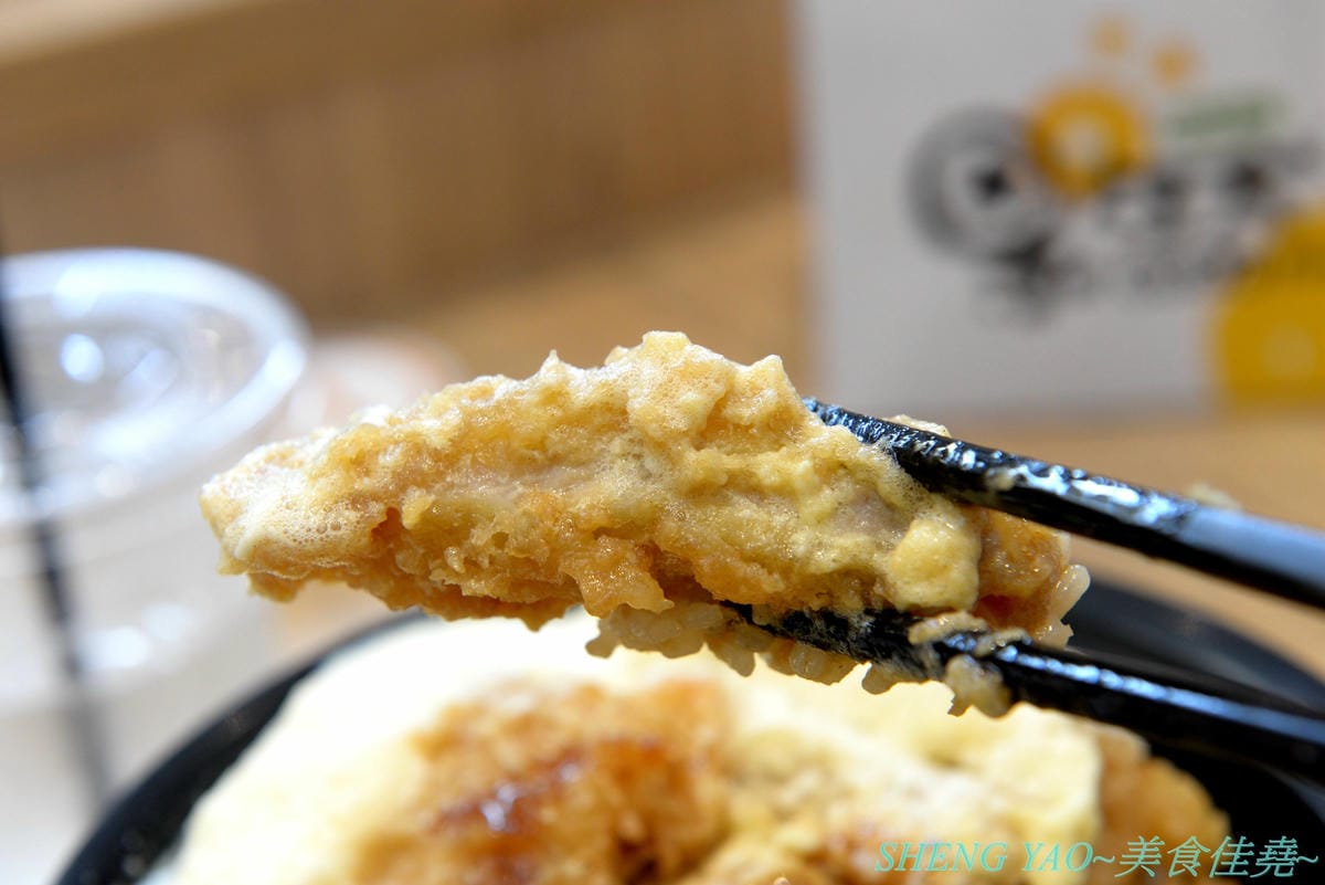 [台中梧棲]六代目三角 台中三井店 – 日本150年歷史的料亭,台灣首家店,主打炸物丼,口味看個人,年輕日籍師傅很帥。
