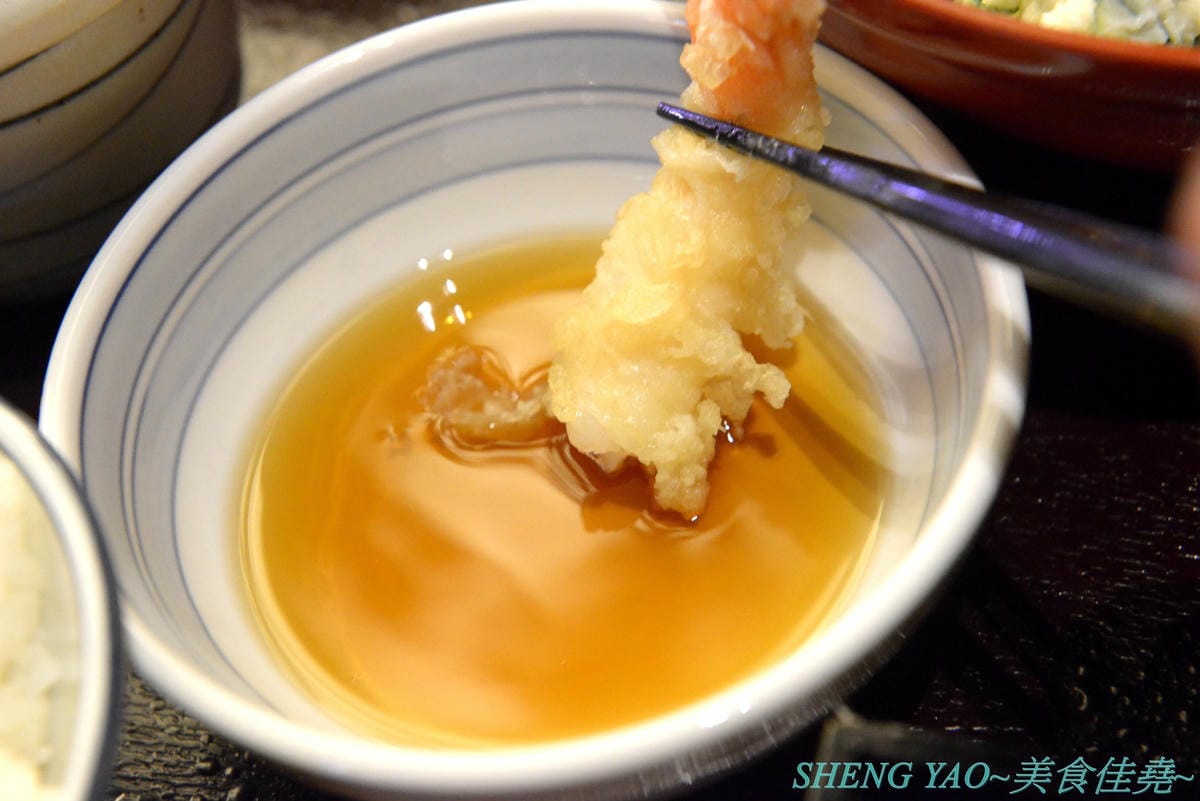 [台中梧棲]麻布十番祭亭 – 在東京幾乎無人不知的超人氣和牛燒肉名店”BULLS”來台中開了海外第一家分店,主打A5黑毛和牛,有熔岩石板燒、壽喜燒、丼飯等多種不同方式呈現,價格不菲但是東西好吃,
