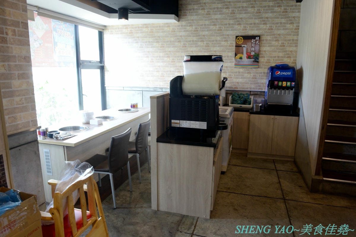 [台中東區]愛烤愛對囉 台中店 – 網友狂推的台南超人氣燒烤吃到飽餐廳開來台中了,結合日式燒烤和韓式燒肉的創意燒烤店,食材豐富多樣化,許多東西是一般燒烤店沒看過的,價格最便宜只要433元