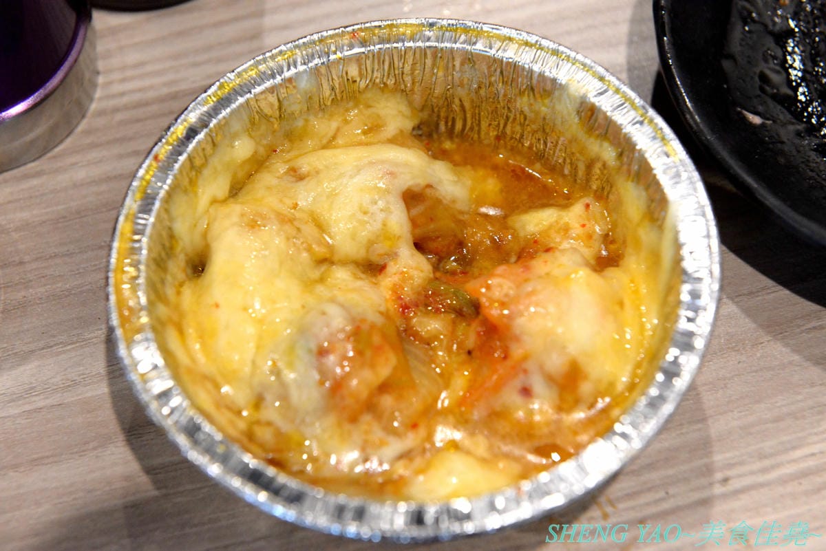 [台中東區]愛烤愛對囉 台中店 – 網友狂推的台南超人氣燒烤吃到飽餐廳開來台中了,結合日式燒烤和韓式燒肉的創意燒烤店,食材豐富多樣化,許多東西是一般燒烤店沒看過的,價格最便宜只要433元