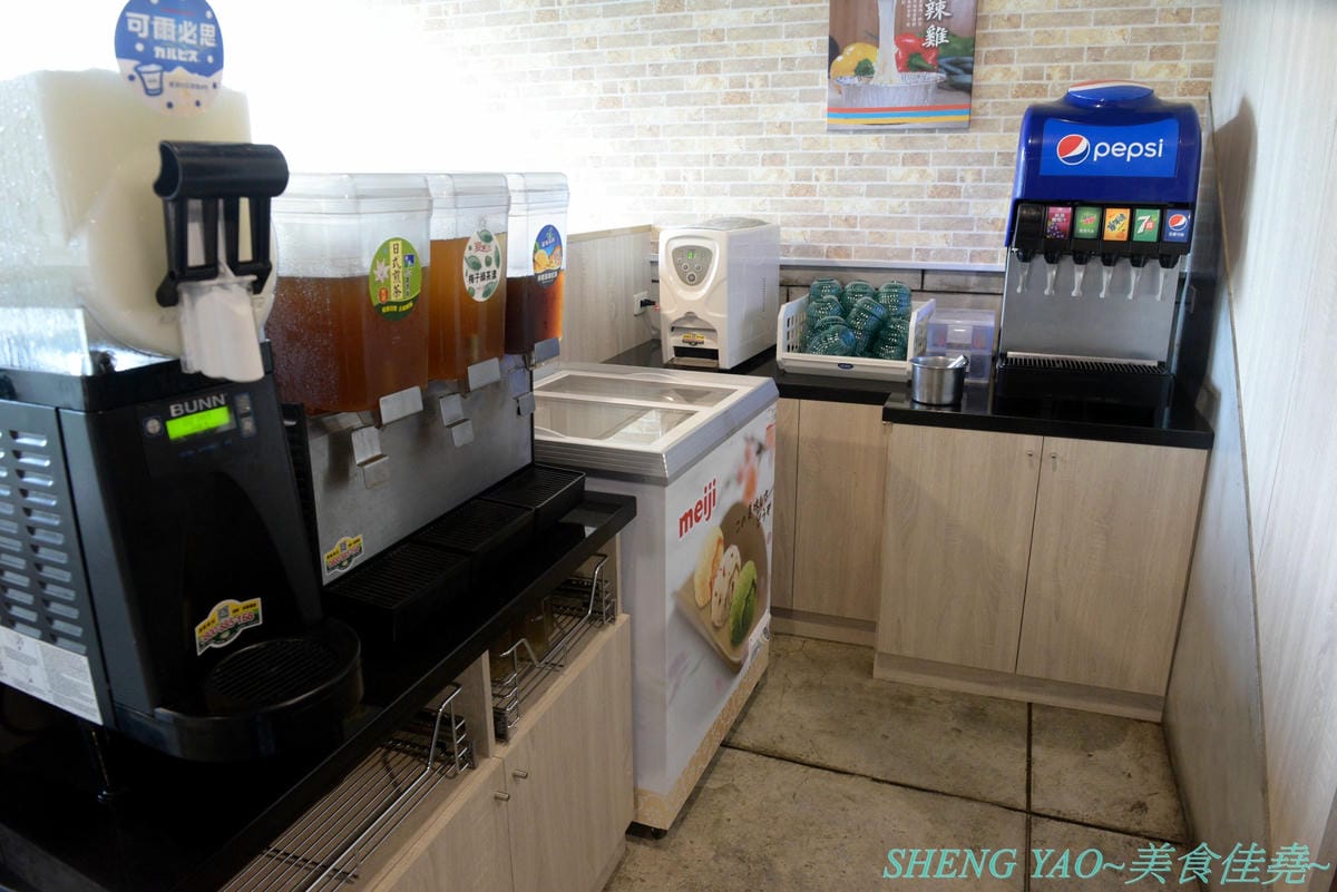 [台中東區]愛烤愛對囉 台中店 – 網友狂推的台南超人氣燒烤吃到飽餐廳開來台中了,結合日式燒烤和韓式燒肉的創意燒烤店,食材豐富多樣化,許多東西是一般燒烤店沒看過的,價格最便宜只要433元