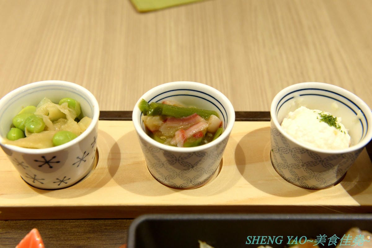 [台中梧棲]鎌倉紅葉茶屋 台中三井店 – 日本超人氣和式CAFE台灣一號店,台灣店特別推出多種輕懷食風定食,另外甜點也有台灣限定口味的,甜食比定食更推一些,招牌的木盒子裝提拉米蘇和聖代絕對