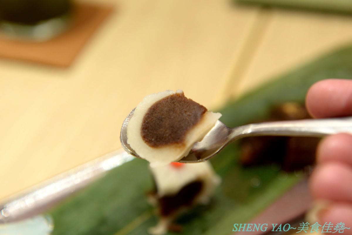 [台中梧棲]鎌倉紅葉茶屋 台中三井店 – 日本超人氣和式CAFE台灣一號店,台灣店特別推出多種輕懷食風定食,另外甜點也有台灣限定口味的,甜食比定食更推一些,招牌的木盒子裝提拉米蘇和聖代絕對
