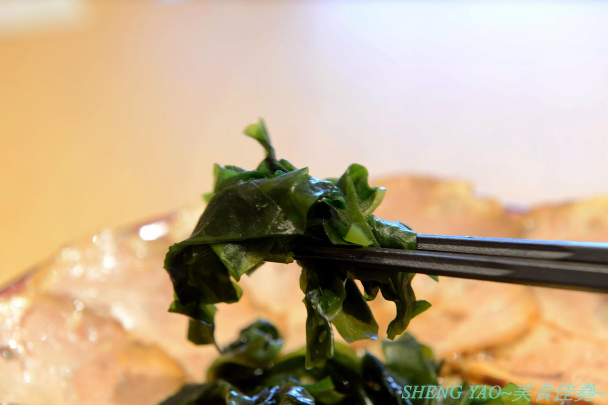 [台中梧棲]屯京拉麵 台中三井店 – 來自東京池袋的人氣豚骨拉麵店,來台灣開店7年台中終於也有分店,日本師傅駐店,湯頭味道濃厚不死鹹,口味討喜好吃,大碗份量不加價,1/1前消費滿888元有送拉麵/