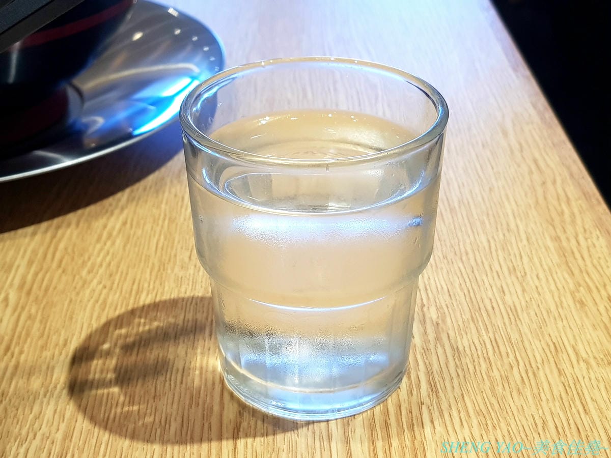 [台中梧棲]屯京拉麵 台中三井店 – 來自東京池袋的人氣豚骨拉麵店,來台灣開店7年台中終於也有分店,日本師傅駐店,湯頭味道濃厚不死鹹,口味討喜好吃,大碗份量不加價,1/1前消費滿888元有送拉麵/