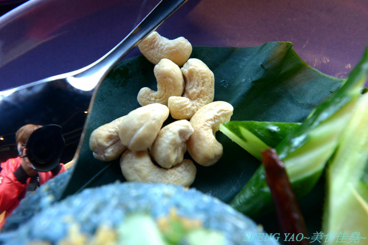 [台中梧棲]Nara Thai Cuisine 台中三井店- 連續十年獲得泰國雜誌票選最佳泰國菜餐廳,被譽為到泰國旅遊必吃的知名泰國菜餐廳,不用飛曼谷台中就吃得到,口味看個人,價格略高,金錢蝦餅還不錯吃。