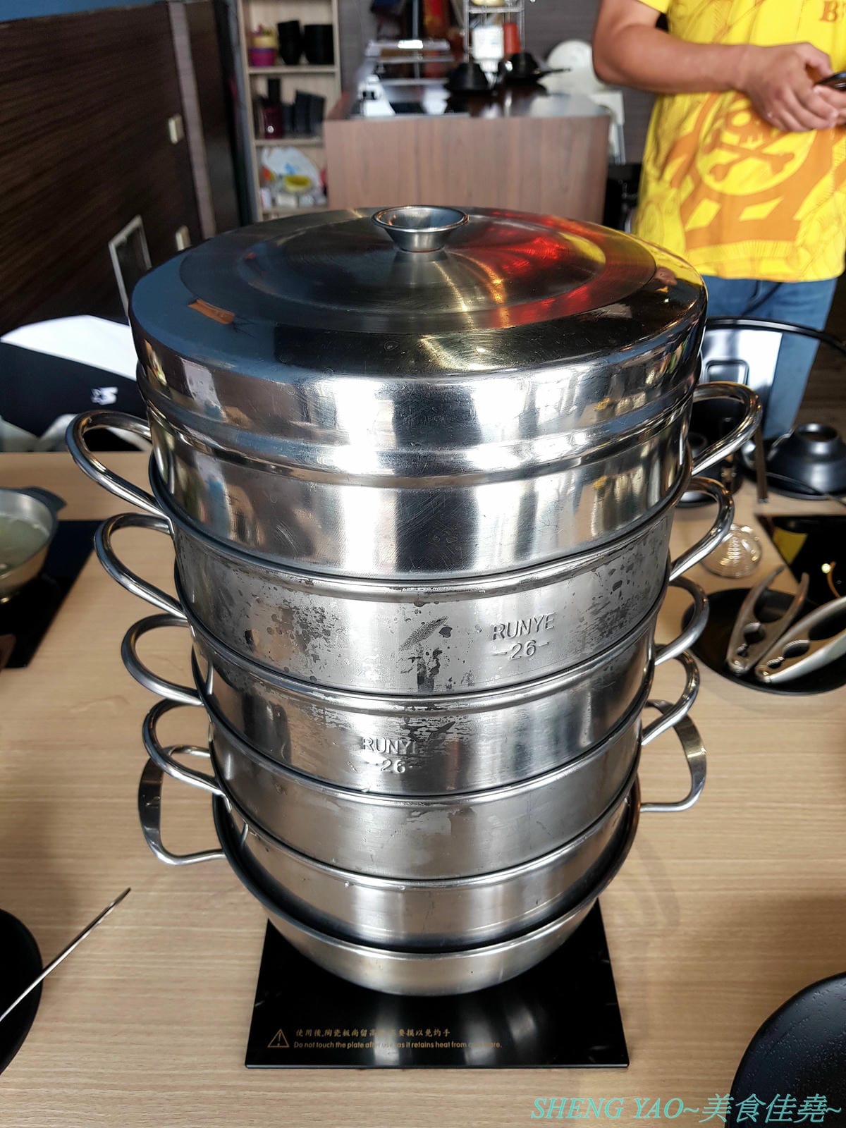 [台中沙鹿]絕品火鍋 新店面新菜單 – 海線指標性火鍋店,最強蒸氣火鍋,新店面停車更方便了,新推出絕地豪華蒸氣火鍋和個人精緻小龍蝦鍋,一個人或是多人來吃都非常推薦,大推個人精緻小龍蝦鍋,