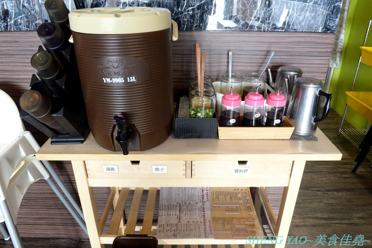 [台中沙鹿]絕品火鍋 新店面新菜單 – 海線指標性火鍋店,最強蒸氣火鍋,新店面停車更方便了,新推出絕地豪華蒸氣火鍋和個人精緻小龍蝦鍋,一個人或是多人來吃都非常推薦,大推個人精緻小龍蝦鍋,