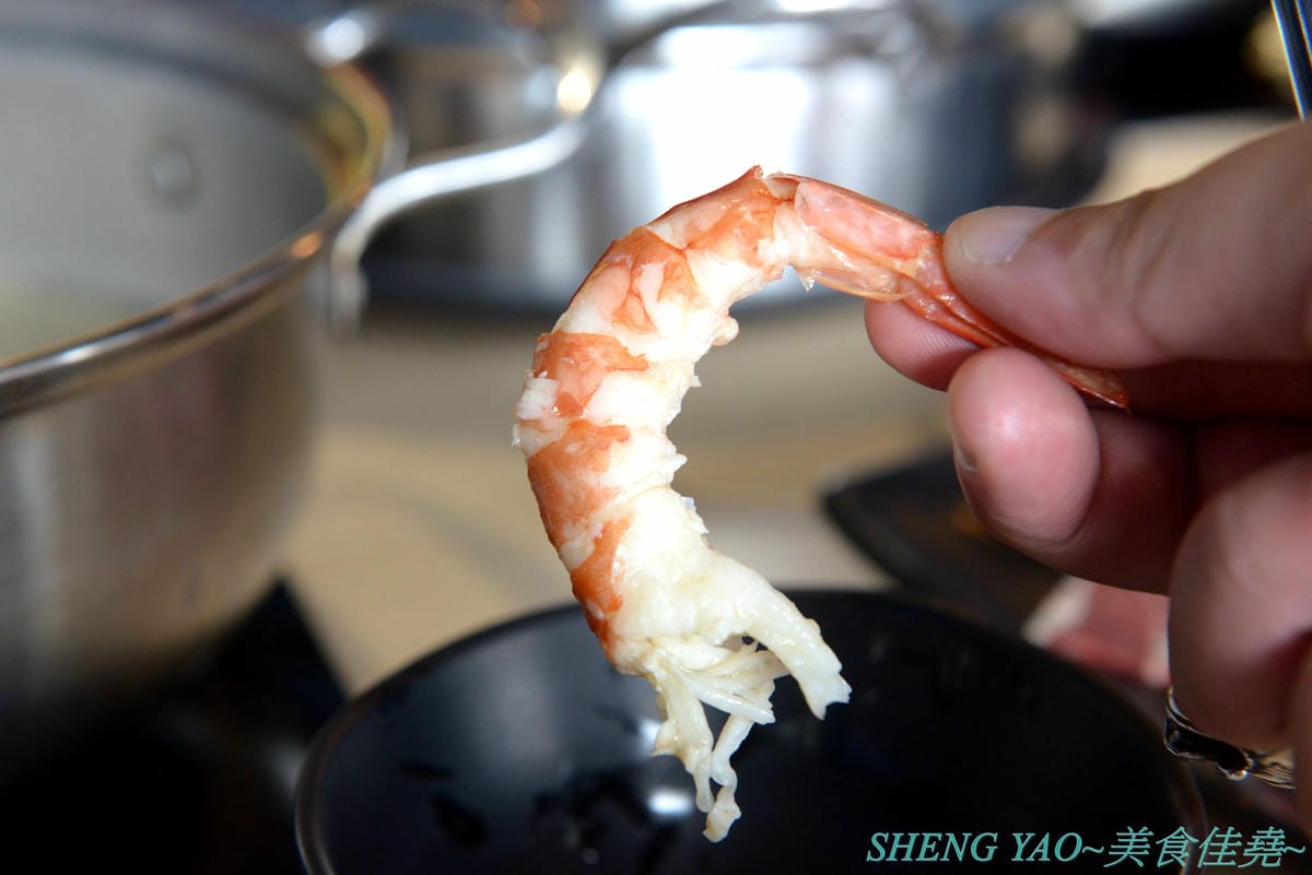 [台中沙鹿]絕品火鍋 新店面新菜單 – 海線指標性火鍋店,最強蒸氣火鍋,新店面停車更方便了,新推出絕地豪華蒸氣火鍋和個人精緻小龍蝦鍋,一個人或是多人來吃都非常推薦,大推個人精緻小龍蝦鍋,