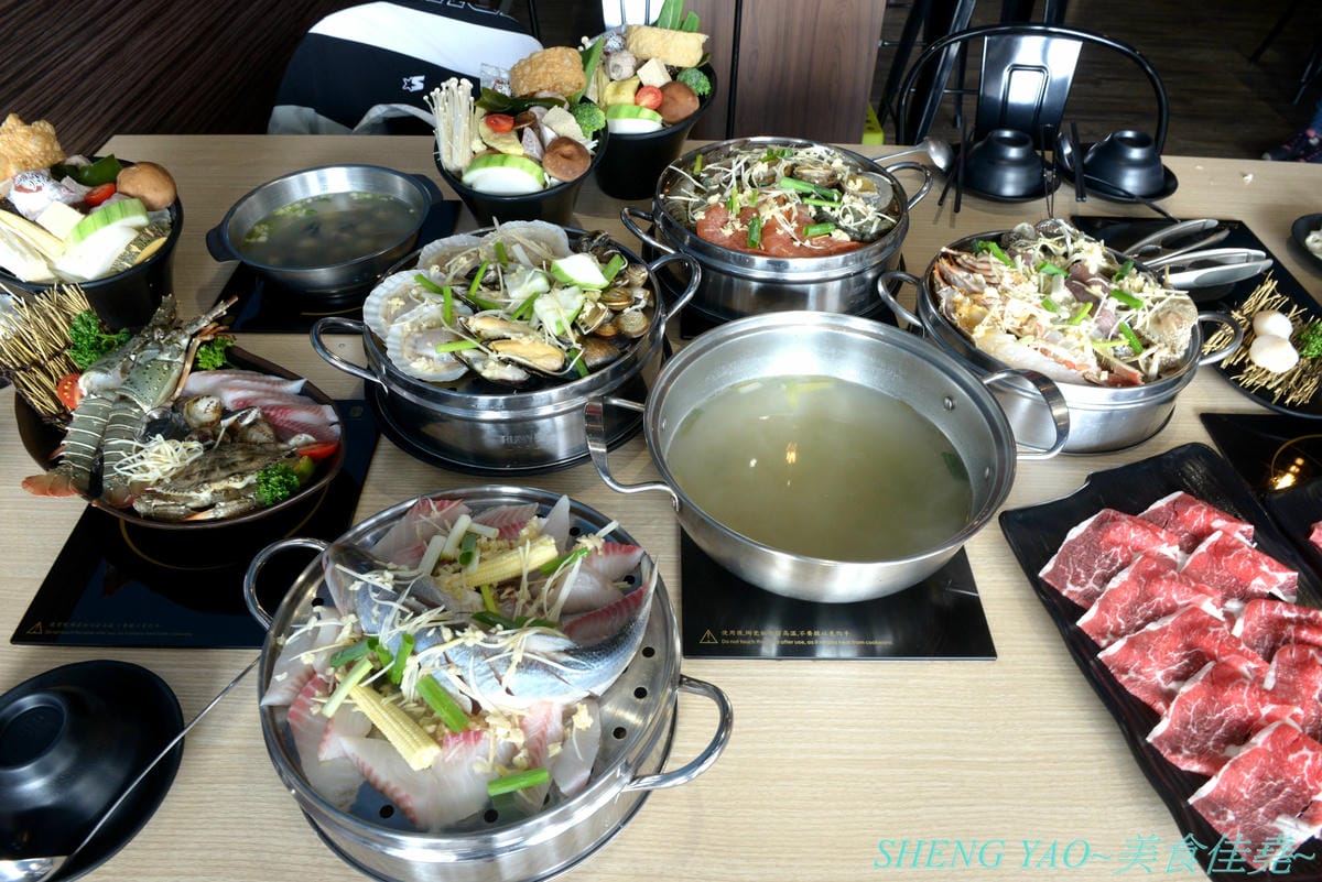 [台中沙鹿]絕品火鍋 新店面新菜單 – 海線指標性火鍋店,最強蒸氣火鍋,新店面停車更方便了,新推出絕地豪華蒸氣火鍋和個人精緻小龍蝦鍋,一個人或是多人來吃都非常推薦,大推個人精緻小龍蝦鍋,